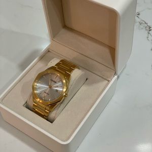 This is a brand new gold plated Citizen watch, never been worn before